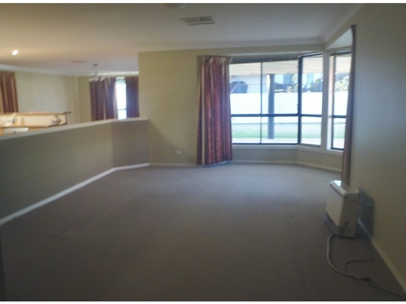 12 Merrinee Place, Tamworth NSW 2340