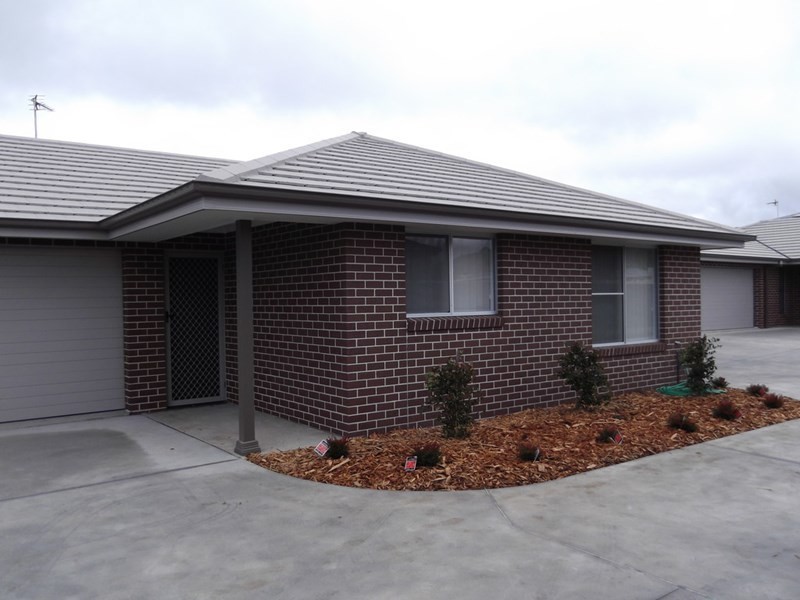 2/11 Orchid Street, Kootingal NSW 2352