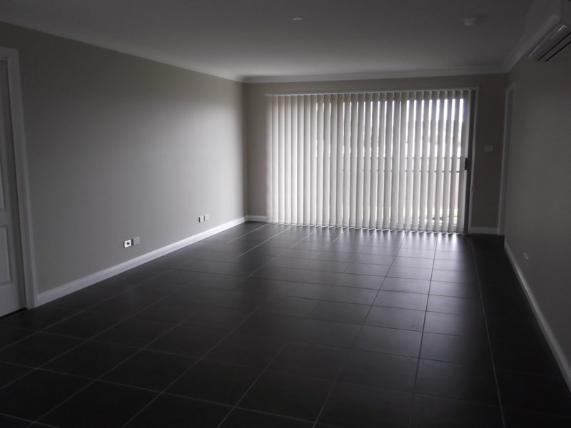 2/11 Orchid Street, Kootingal NSW 2352