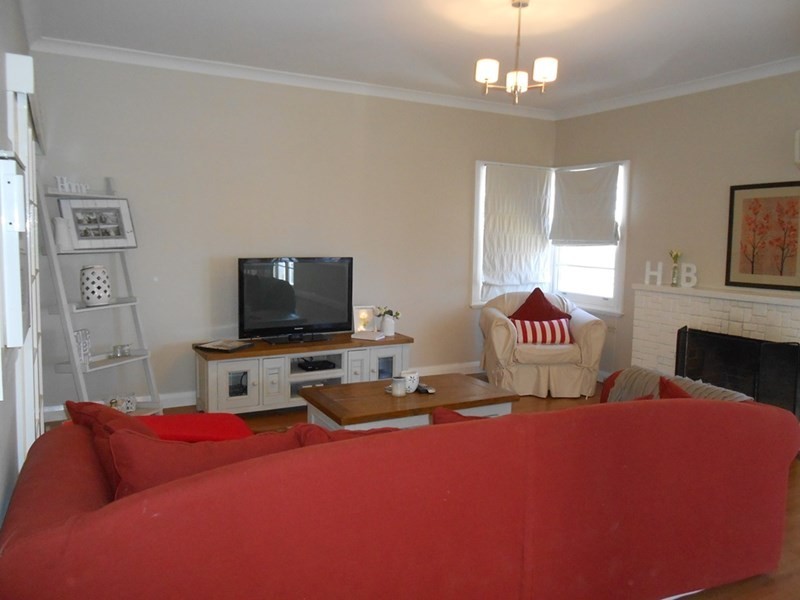 1 Neridah Avenue, Tamworth NSW 2340