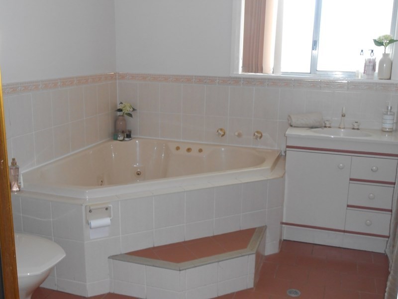 1 Neridah Avenue, Tamworth NSW 2340