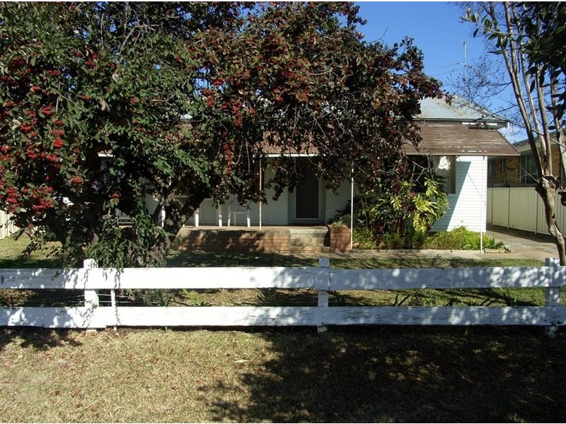 6 Northview Street, Tamworth NSW 2340