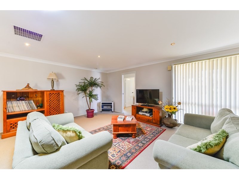 9 Narine Close, Tamworth NSW 2340