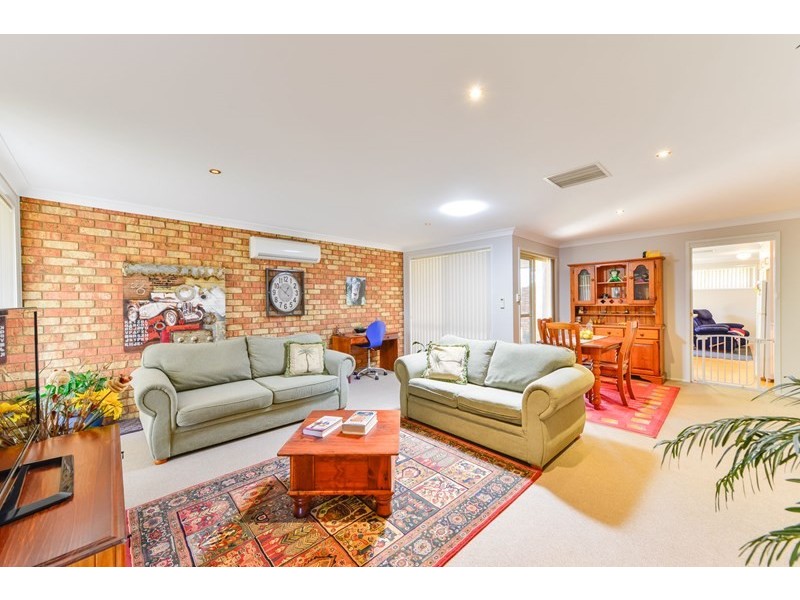 9 Narine Close, Tamworth NSW 2340