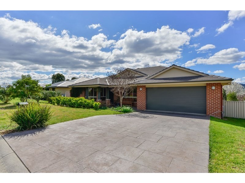 8 Hibiscus Way, Calala NSW 2340