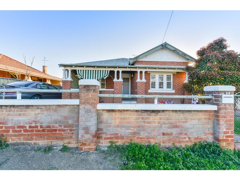69 Crown Street, Tamworth NSW 2340