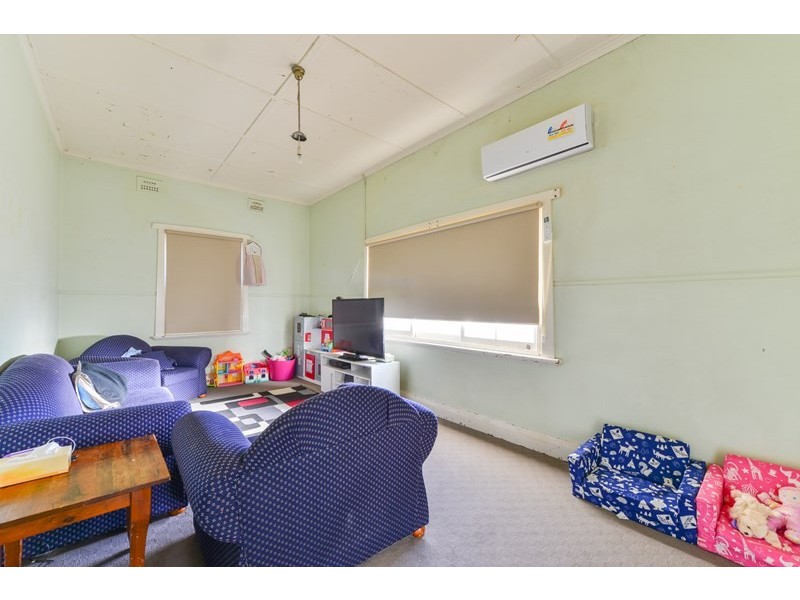 69 Crown Street, Tamworth NSW 2340