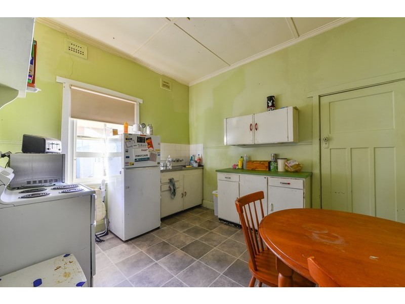 69 Crown Street, Tamworth NSW 2340