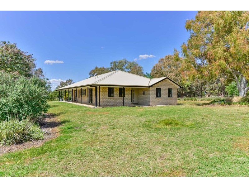 67 Regans Road, Tamworth NSW 2340