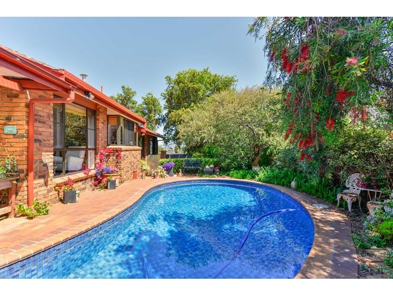 36 Valley Drive, Tamworth NSW 2340