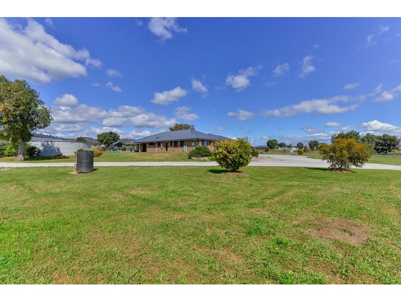 2 Songlark Place, Tamworth NSW 2340