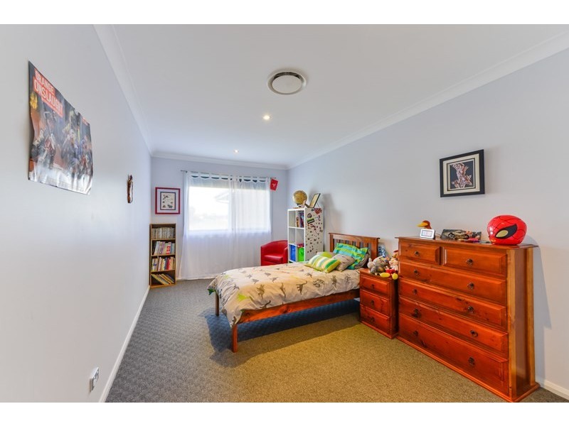 2 Songlark Place, Tamworth NSW 2340