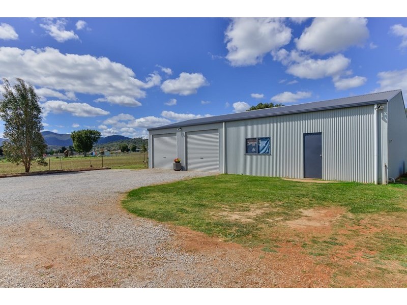 2 Songlark Place, Tamworth NSW 2340