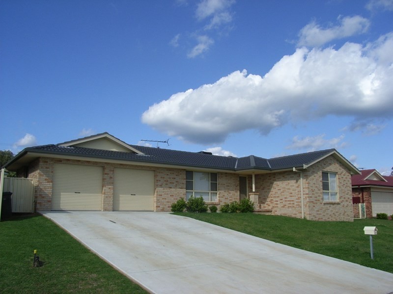 27 Fishermans Place, Tamworth NSW 2340