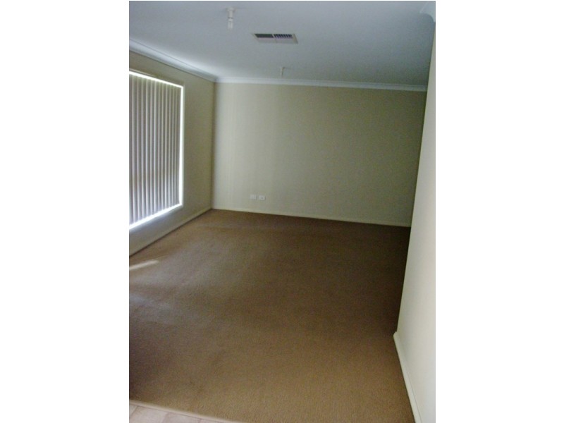 27 Fishermans Place, Tamworth NSW 2340