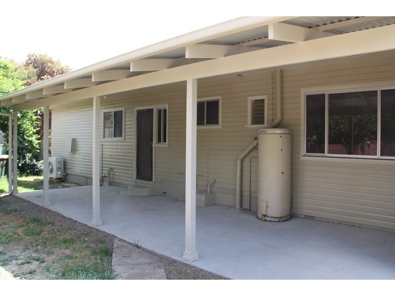 40 Oak Street, Tamworth NSW 2340