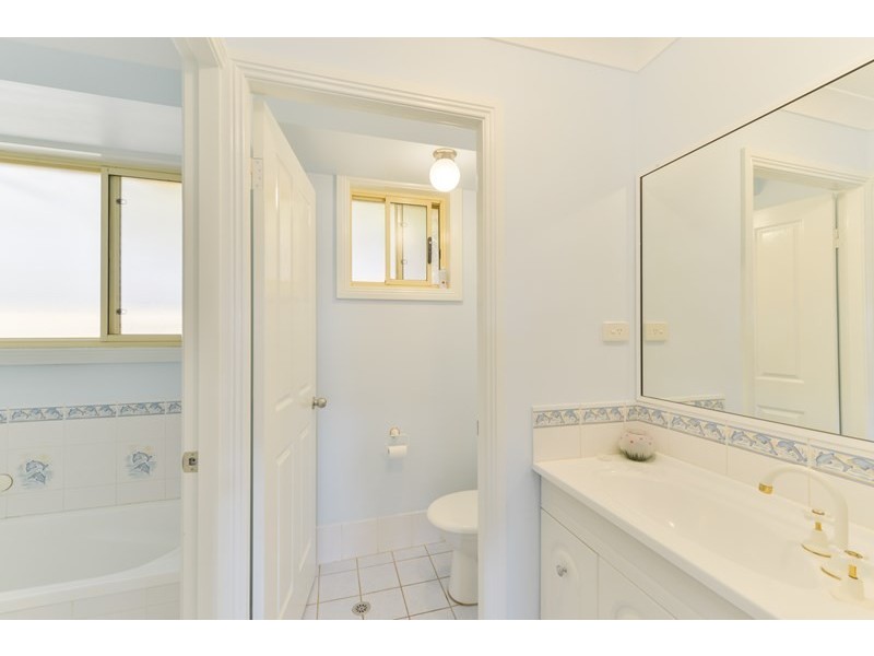 11 Giles Place, Westdale NSW 2340