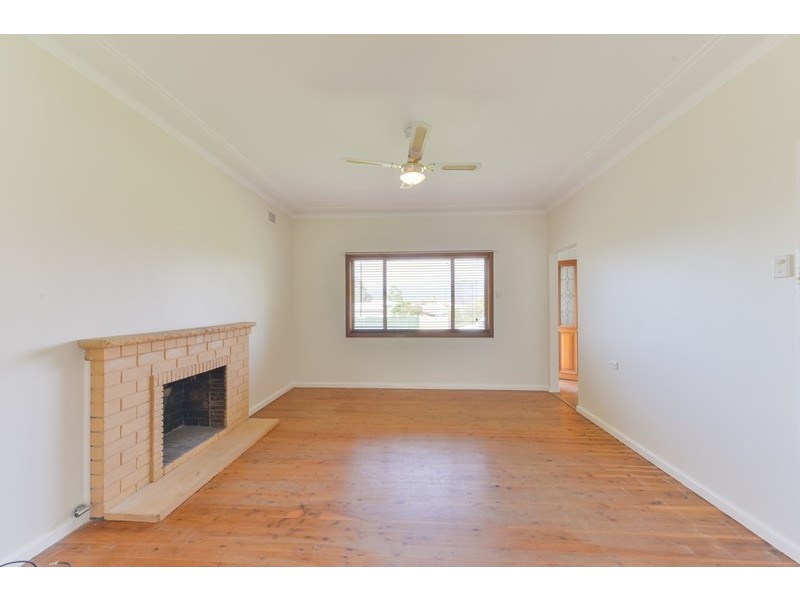 4 Croydon Avenue, Tamworth NSW 2340