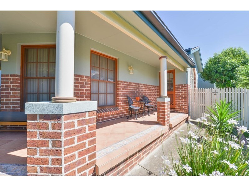 16 Overlanders Way, Tamworth NSW 2340