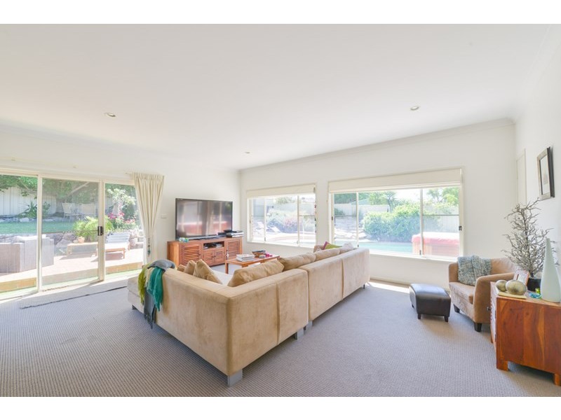 16 Overlanders Way, Tamworth NSW 2340