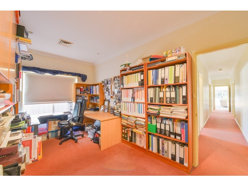 16 Overlanders Way, Tamworth NSW 2340