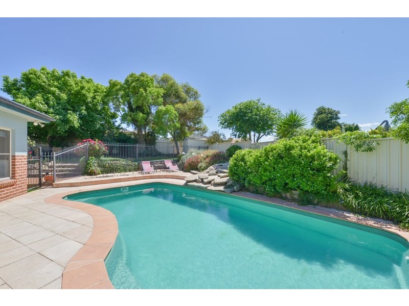 16 Overlanders Way, Tamworth NSW 2340