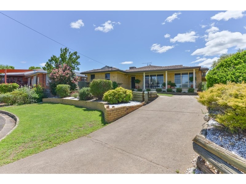 15 Somerset Place, Tamworth NSW 2340