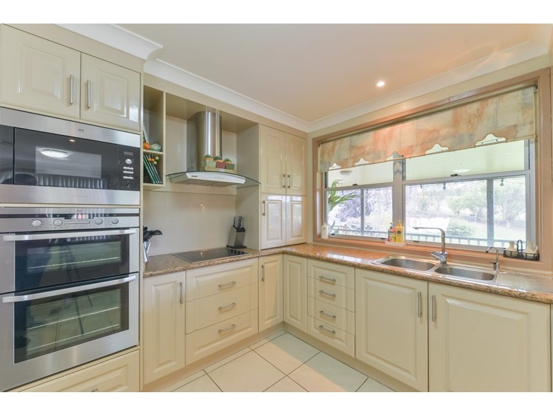 15 Somerset Place, Tamworth NSW 2340