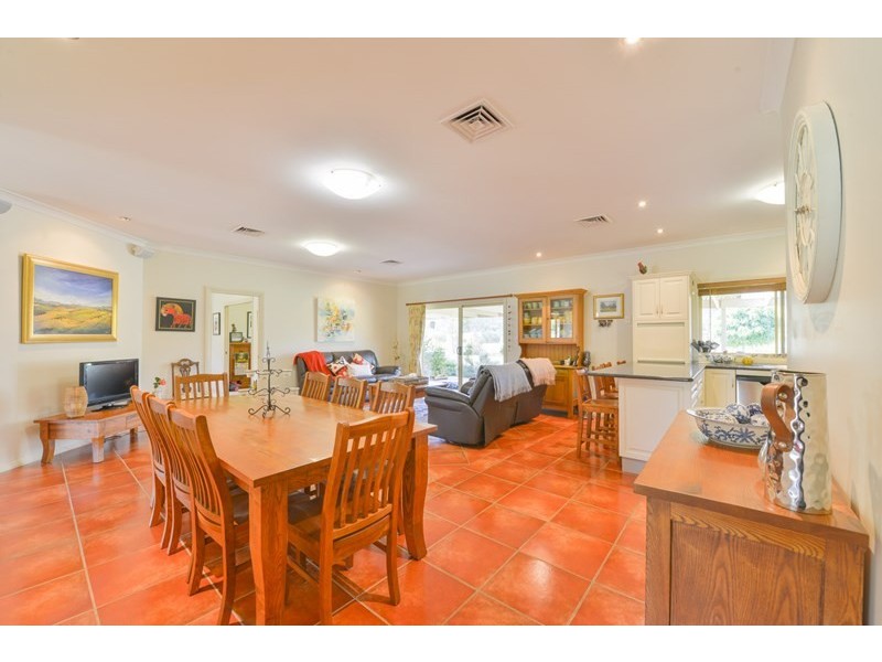 82 Elizabeth Drive, Tamworth NSW 2340