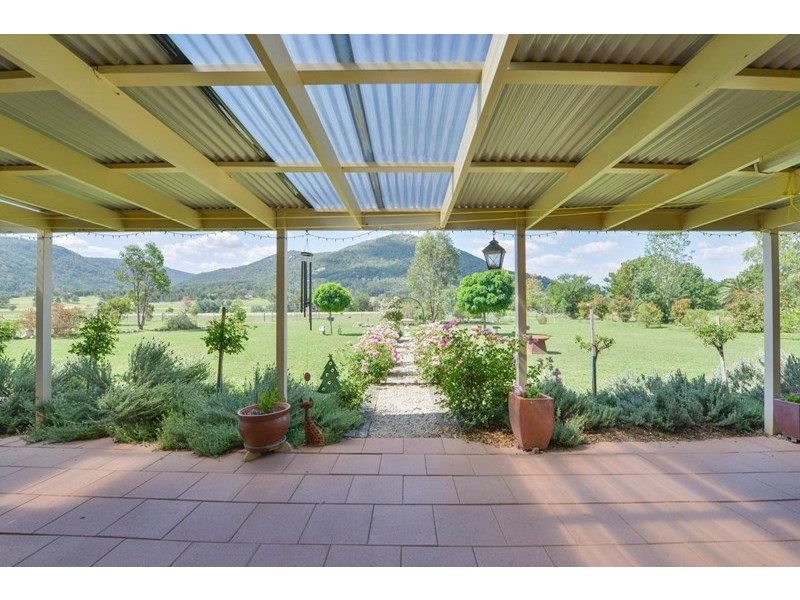 82 Elizabeth Drive, Tamworth NSW 2340