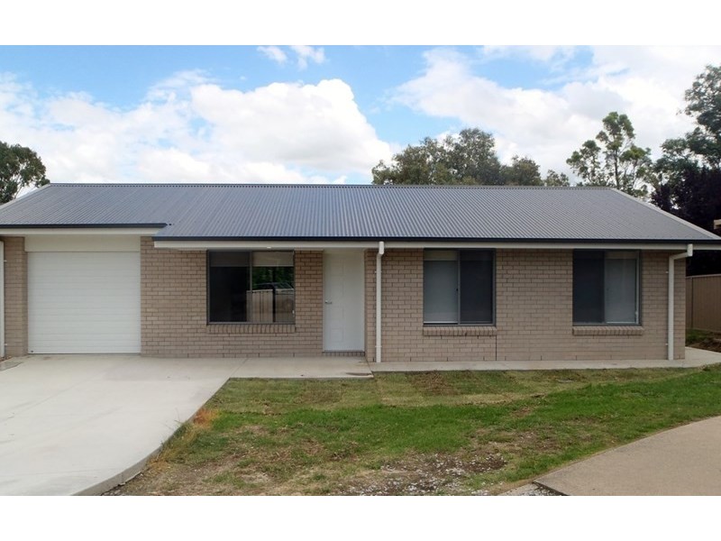 2/27 Willow Park Avenue, Kootingal NSW 2352