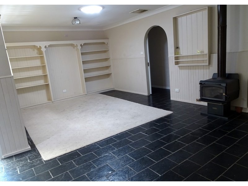 13 Willow Park Avenue, Kootingal NSW 2352