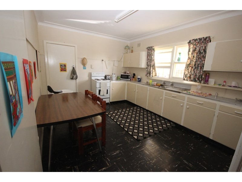 2 Begonia Street, Tamworth NSW 2340