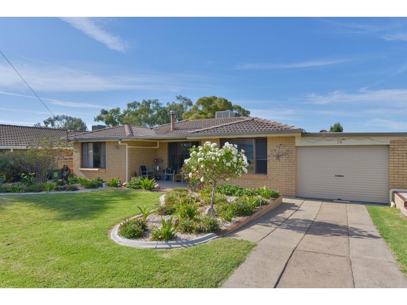 19 Johns Drive, Kootingal NSW 2352