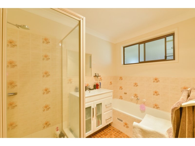 19 Johns Drive, Kootingal NSW 2352