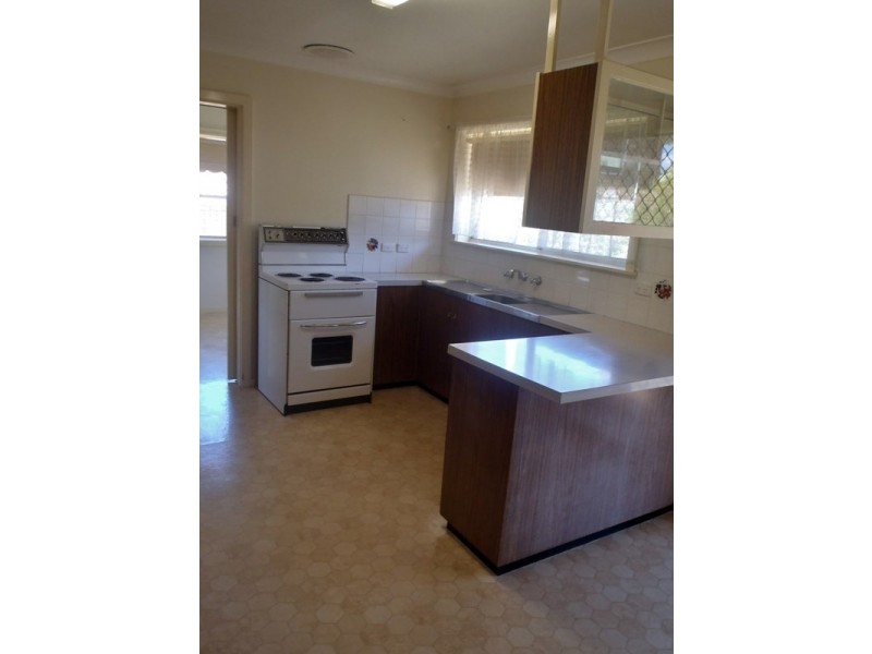 35 Kyooma Street, Tamworth NSW 2340