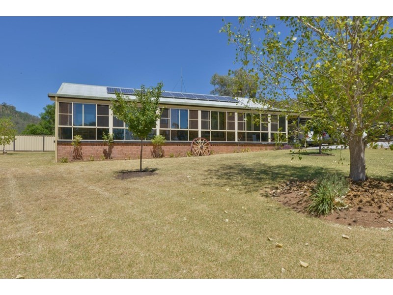 90 Woodside Chase, Tamworth NSW 2340