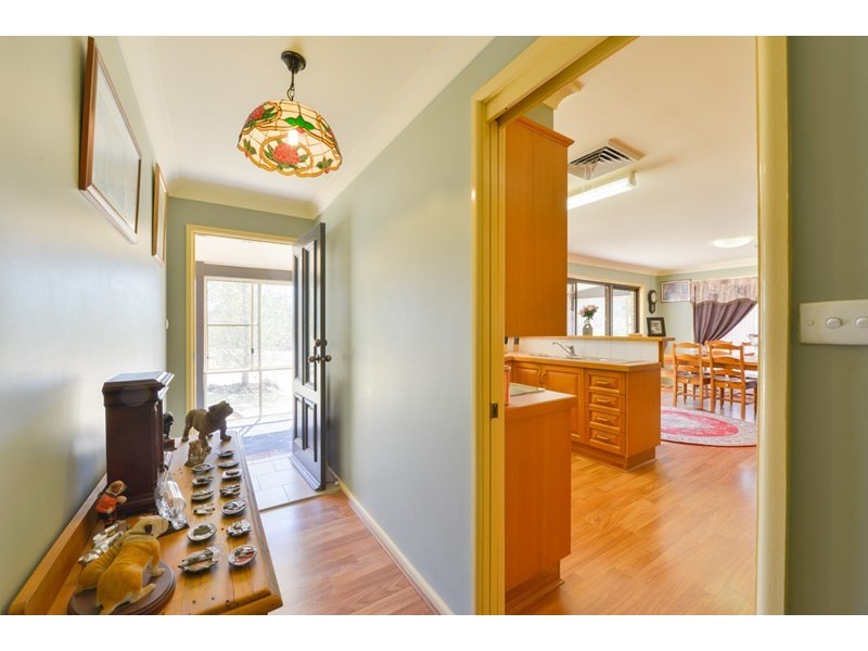 90 Woodside Chase, Tamworth NSW 2340