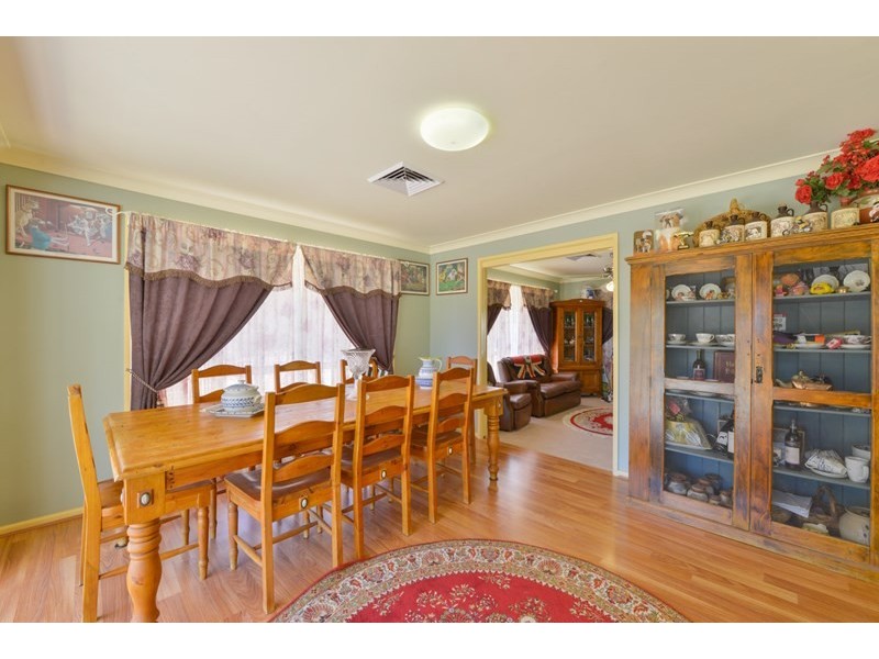 90 Woodside Chase, Tamworth NSW 2340