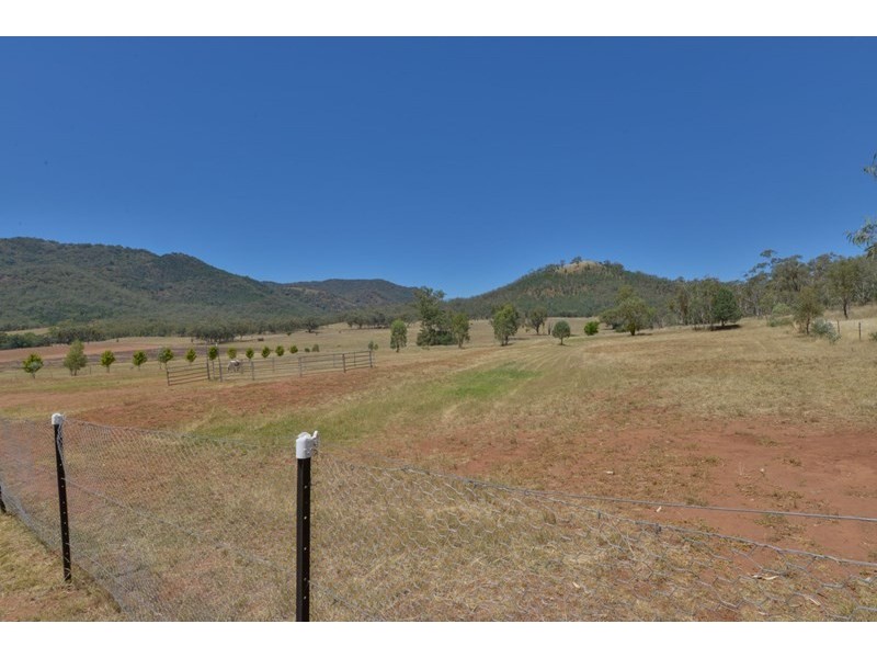 90 Woodside Chase, Tamworth NSW 2340