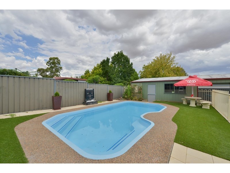 51 Glengarvin Drive, Tamworth NSW 2340