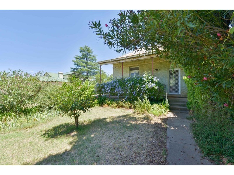 160 and 160A North Street, Tamworth NSW 2340