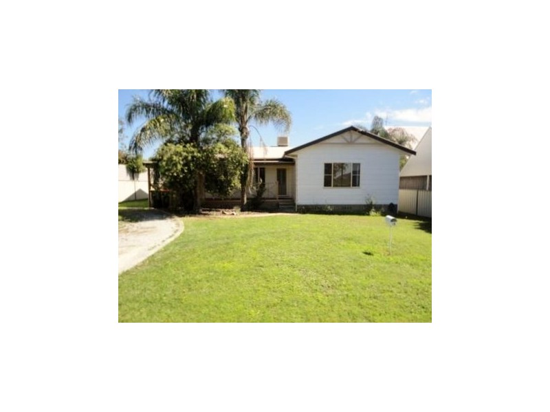 15 Chelmsford Street, Kootingal NSW 2352