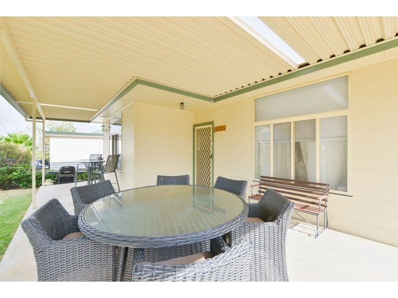 27 Peel Street, Tamworth NSW 2340