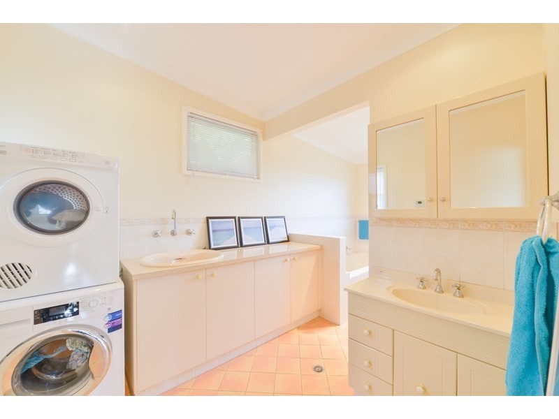 27 Peel Street, Tamworth NSW 2340