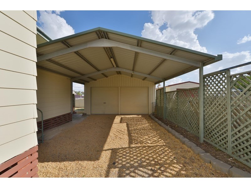 27 Peel Street, Tamworth NSW 2340