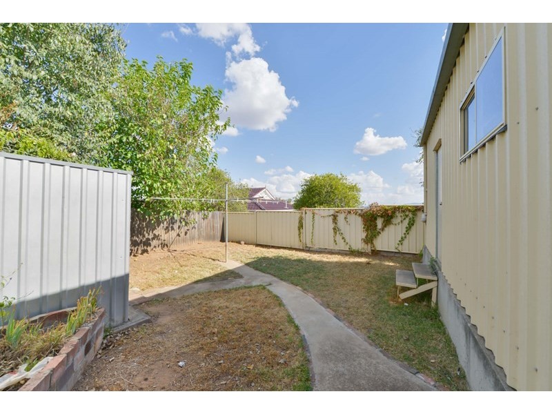 27 Peel Street, Tamworth NSW 2340