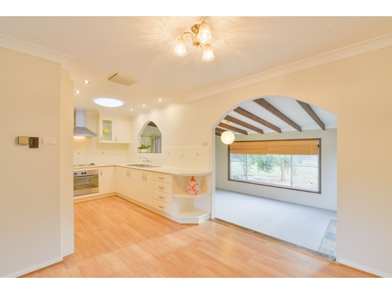 17 Carole Drive, Kootingal NSW 2352