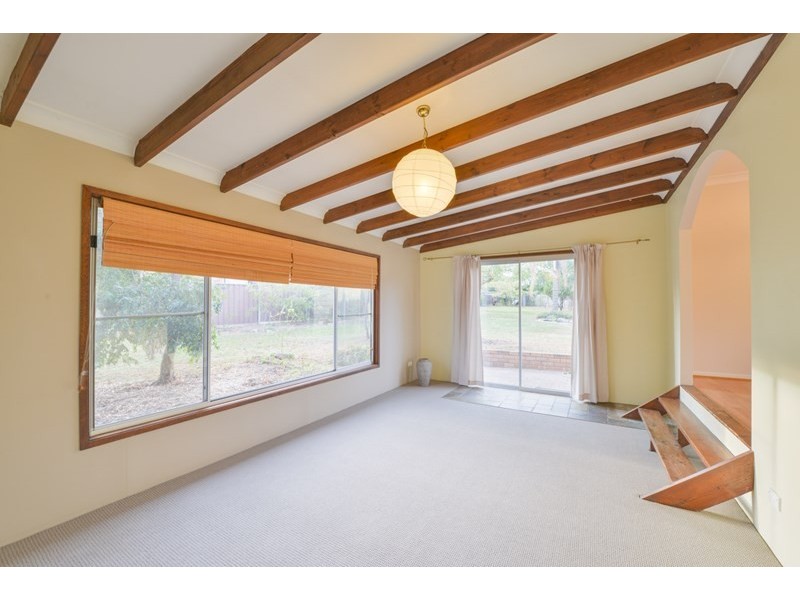 17 Carole Drive, Kootingal NSW 2352