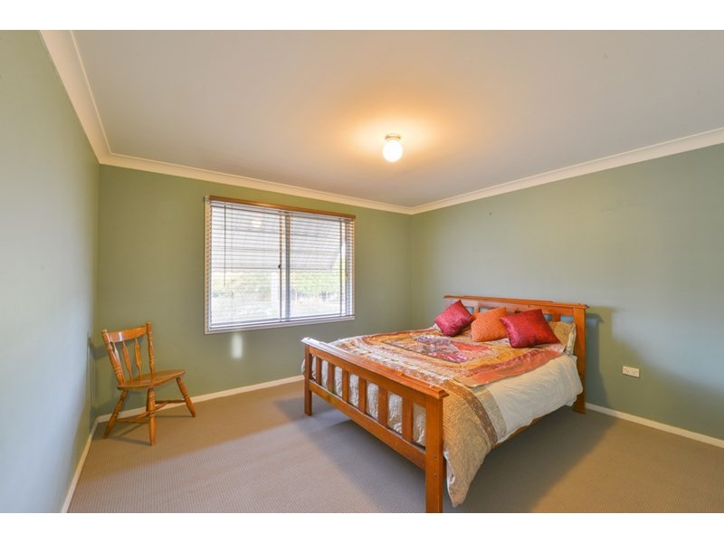 17 Carole Drive, Kootingal NSW 2352